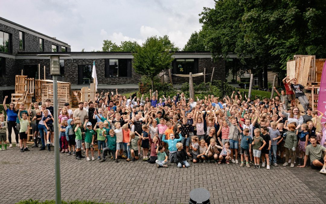 210 kinderen bouwen er weer op los tijdens Houtdorp Nunspeet